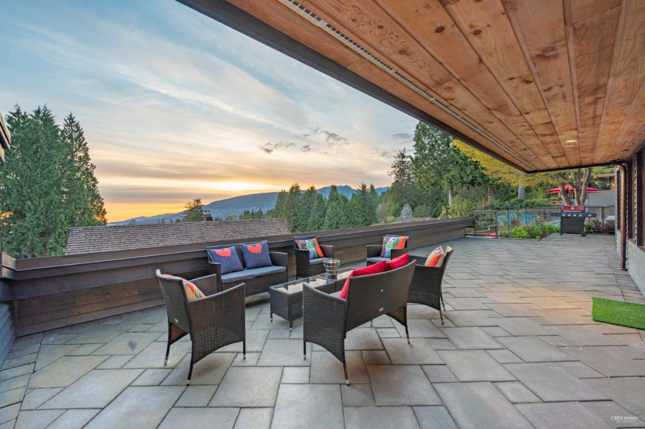 Grouse Cheerful Large Private Bedroom, Bath, Shared Deck, Pool, Hot Tub North Vancouver Exterior foto